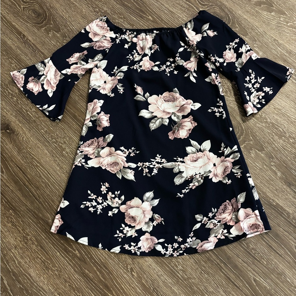 Floral off the shoulder dress. Size M